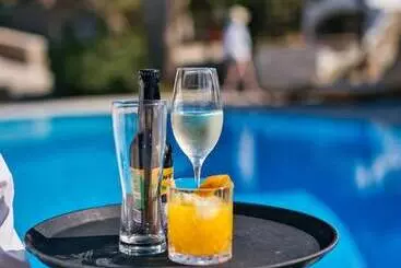 ホテル San Antonio Summerland