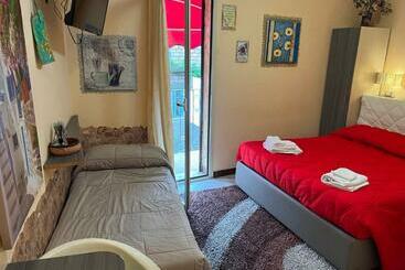 Bed and Breakfast Blue Hive