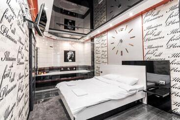 Opera Center Hotel & Apartments