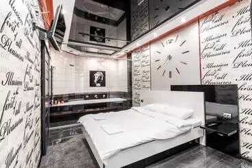 Opera Center Hotel & Apartments