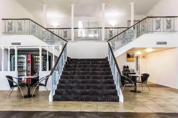 Motelli Studio 6alexandria, La