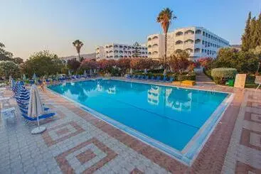 ホテル Continental Palace