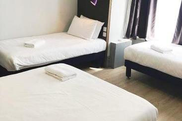 هتل Euro  London Wembley