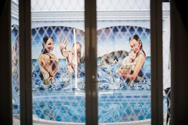 Casa Bonita Hotel & Luxury Residence