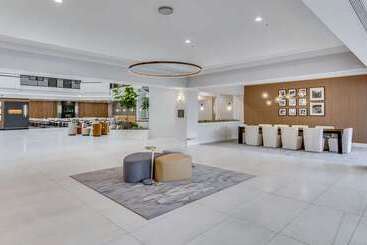 בית מלון כפרי Embassy Suites Louisville East