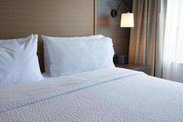 בית מלון כפרי Holiday Inn & Suites Ottawa Kanata, An Ihg