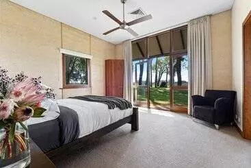 コテージ Forest Rise Chalets And Lodge