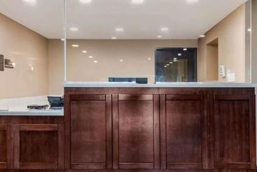 فندق Comfort Suites Daytona Beach Speedway