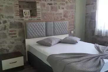 Hayat Alti Otel Ayvalık