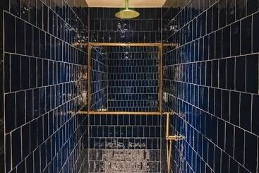 هتل The Dean Cork