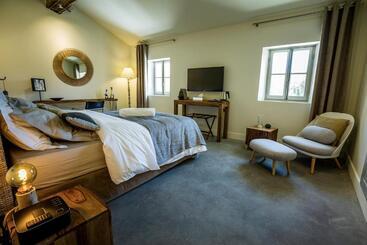 مبيت وإفطار Château Les Gardis