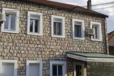 Aamiaismajoitus (B&B) Vila Razic