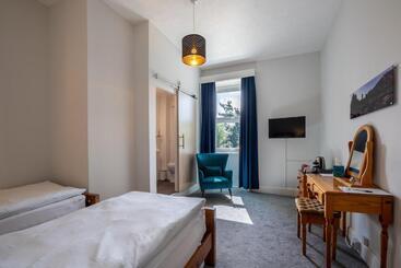 Cosy Wolf Bed & Breakfast