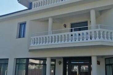 هتل Agropensiunea Ozon