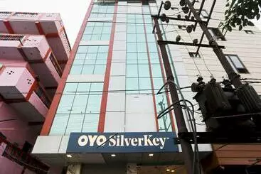 Hotel O Executive Rc Near Iskcon Temple Noida