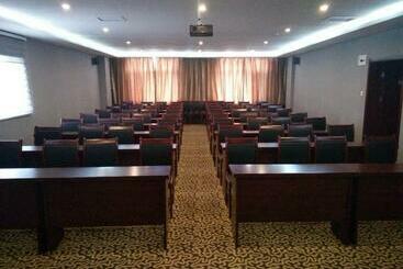 Jun Hotels Hebei Hengshui Taocheng Railway Station Square West Side