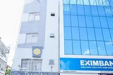 Trang An Hotel   5 Minutes Landmark 81