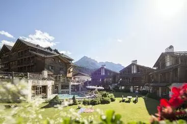 Hotel Post Alpina   Family Chalets Dolomites