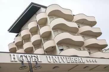 Отель Universal