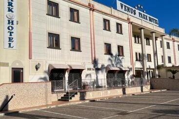 Отель Venus Park