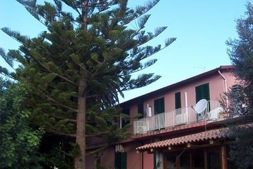 茅舍 Azienda La Spina Santa