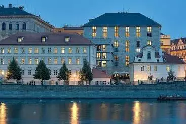 Four Seasons Hotel Prague