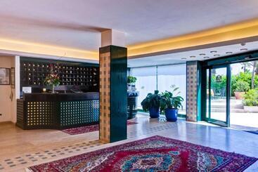 فندق Europa Beach Village