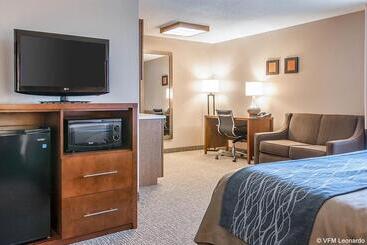 Szálloda Bluffton Inn & Suites