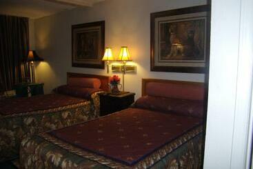 Отель Express Inn And Suites