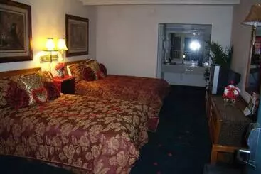 فندق Express Inn And Suites