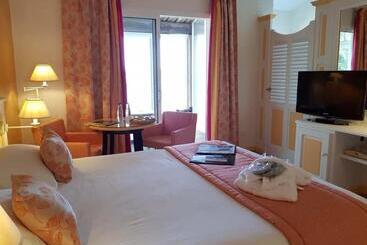 Отель Hôtel L Estelle En Camargue