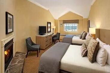 ホテル Pelican Inn & Suites