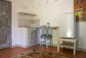 Bed and Breakfast Flamboyant Diani Beach