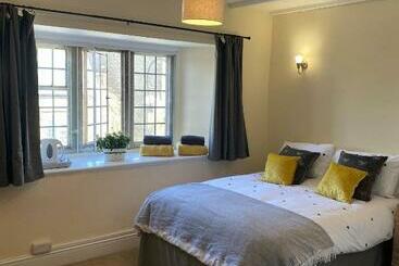 فندق صغير The Fleur De Lis