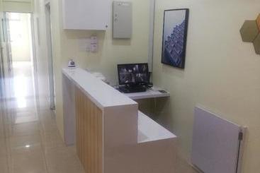 Hotell Oyo 90090 Roselyn Inn 2