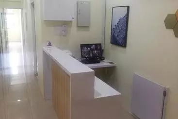 Hotel Oyo 90090 Roselyn Inn 2