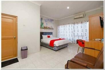 Hotell Reddoorz Near Jiexpo Kemayoran 2