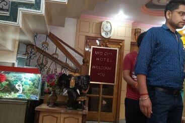 Mid City Hotel And Banquet