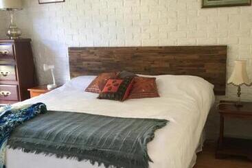 Eumundi Guesthouse And B&b