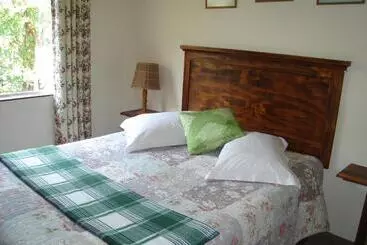 Taunton House B&b