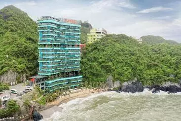 Flamingo Resort Cat Ba