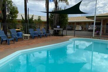 Мотель Golden West Motor Inn