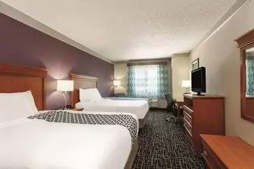 هتل La Quinta Inn & Suites By Wyndham Jackson Airport