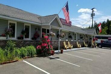Fundy Rocks Motel