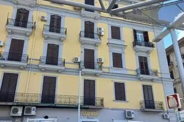 پانسیون Ale Naples Holiday