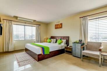 Отель Treebo Trend Fort Mercara