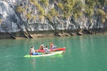 Catba Backpacker Hostel