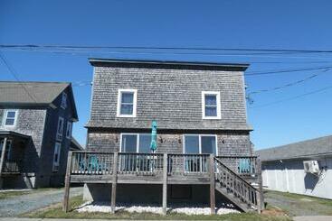 ユースホステル Second Floor Apartment #23 Water & Town Views