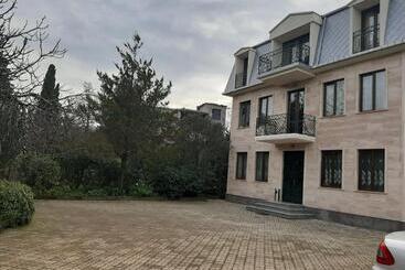 ペンション Lasha Guest House