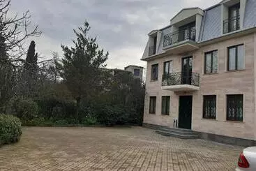 پانسیون Lasha Guest House